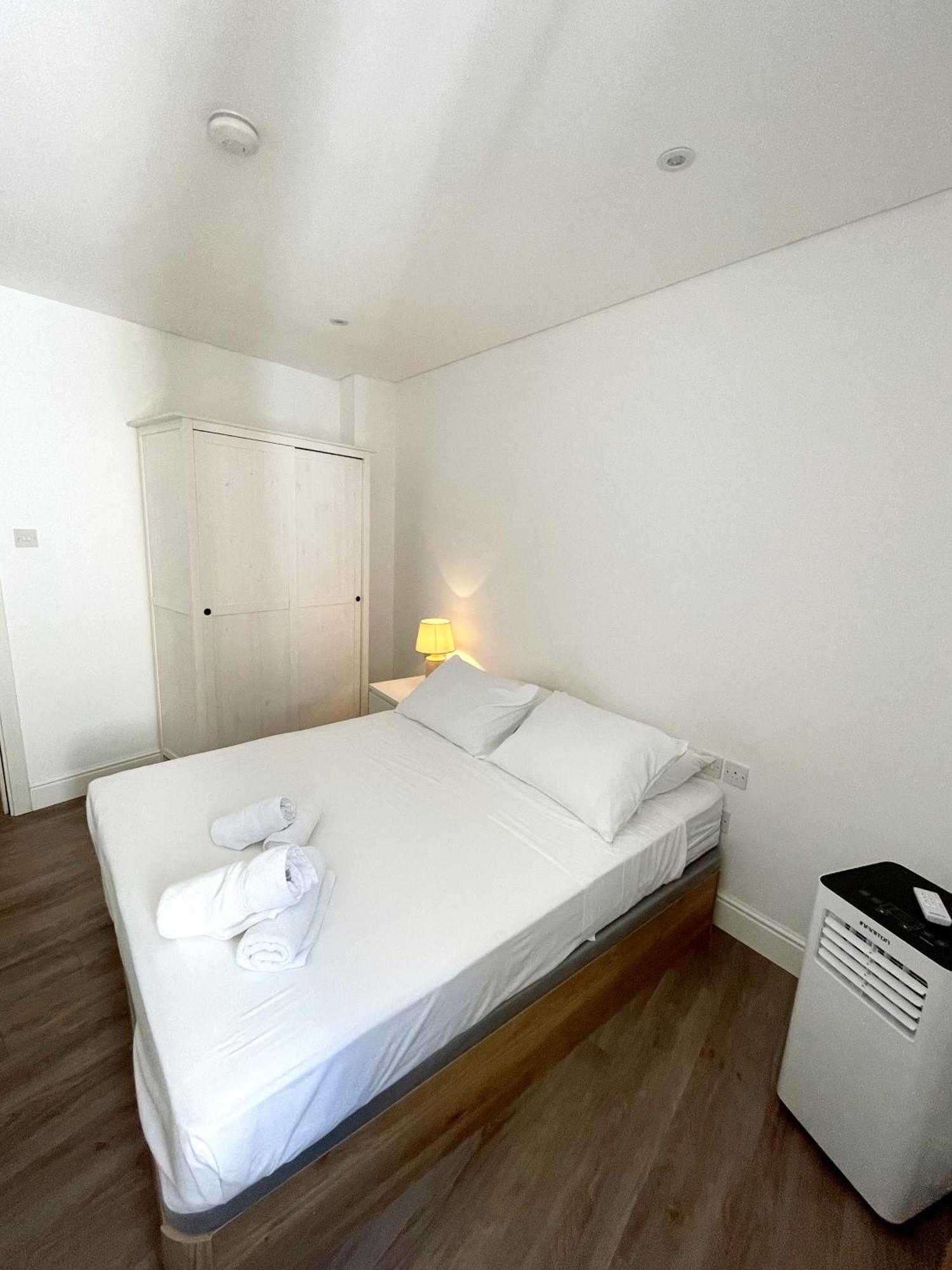 Deluxe City Centre Two Bedroom - Grand Central House Gibraltar Exterior foto