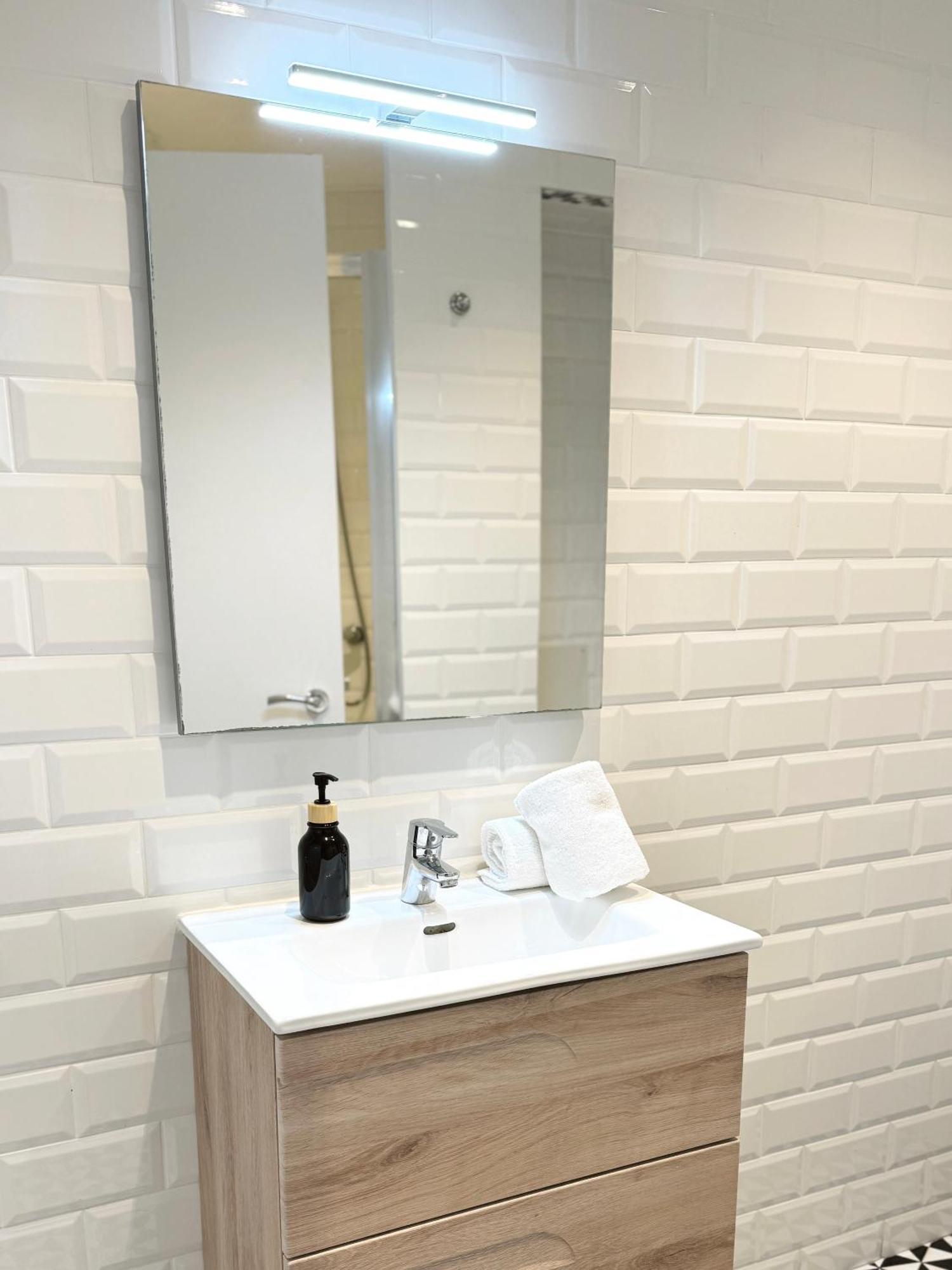 Deluxe City Centre Two Bedroom - Grand Central House Gibraltar Exterior foto